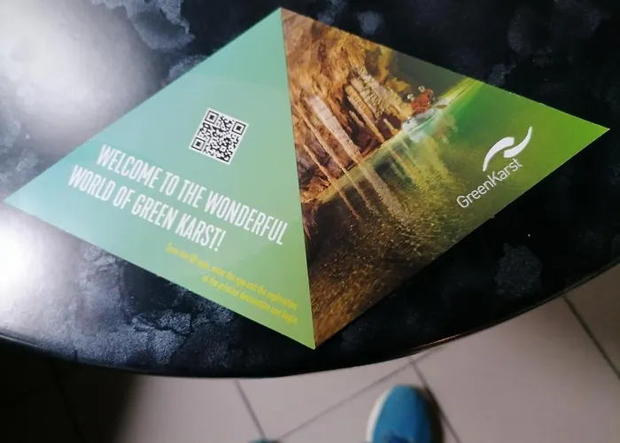 Roze Πανσιόν 3*